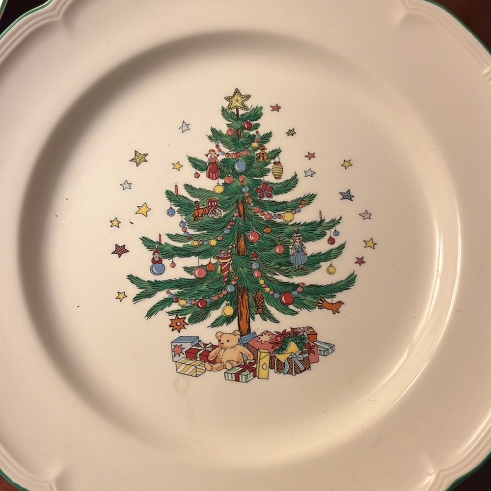 Nikko “Holiday Greetings” China Place Setting 🎄. New with tags! - Picture 4 of 5